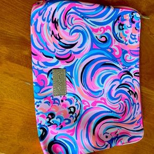 Lilly catch all zipper pouch . Inside pockets pink